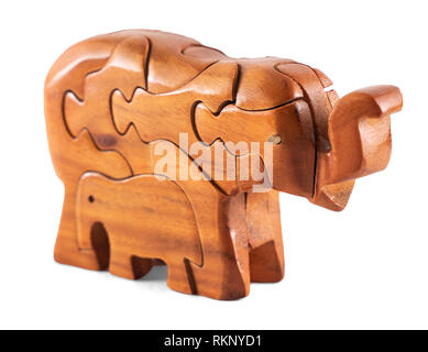 Puzzle éléphants en bois isolé sur fond blanc Banque D'Images