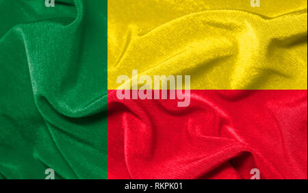 Drapeau réaliste du Bénin sur la surface d'un tissu Banque D'Images