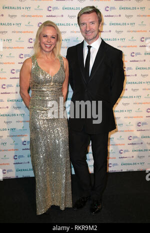 Jayne Torvill et Christopher Dean arrive à l'Emeralds et Ivy Ball au profit de la recherche sur le cancer du Royaume-Uni à Old Billingsgate Market à Londres Banque D'Images