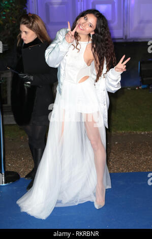 Eliza Doolittle assiste à l'hiver de l'aide de blancs dans Gala Centerpoint Kensington Palace, Londres Banque D'Images