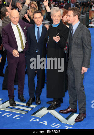 Patrick Stewart, James McAvoy, Sir Ian McKellen et Michael Fassbender arrivent à l'UK Premiere de 'X-Men : days of Future Past' à Odéon Leicester S Banque D'Images