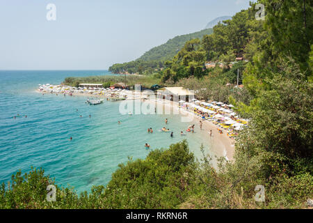 Akyaka, Mugla, Turquie - 30 juillet 2016. Plage Près de Cinar Akyaka village de Mugla province de la Turquie, avec les gens. Banque D'Images