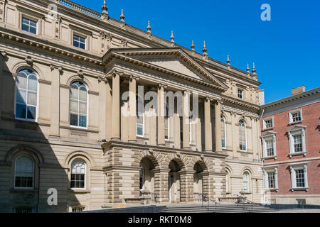 Vue extérieure de l'Osgoode Hall à Toronto, Canada Banque D'Images