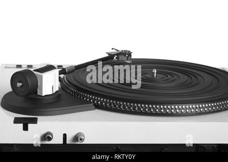 Couronne avec bras droit en cas d'argent avec le tapis en caoutchouc sur le disque noir avec marques stroboscope avec connecteurs de sortie vue arrière isolated on white ba Banque D'Images