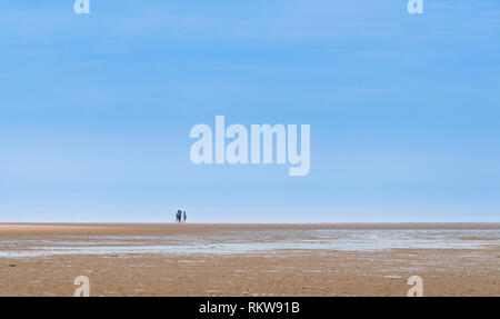 Une vue sur la plage à Brancaster de North Norfolk. Banque D'Images