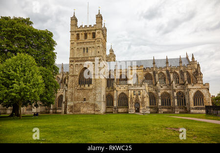 La vue sur le côté nord de la cathédrale d'Exeter (Cathédrale de l'église de Saint Pierre). Exeter. Devon. L'Angleterre Banque D'Images