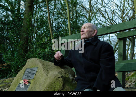 Monument à la mémoire de 10 aviateurs dans Mi Amigo B17 Forteresse volante qui s'est écrasé à Endcliffe Park, Sheffield, en février 1944 Banque D'Images