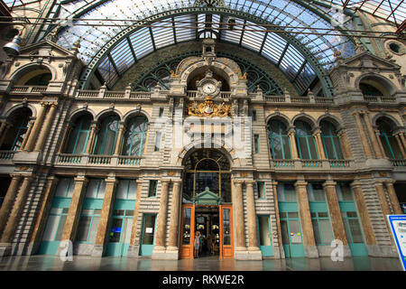 À ANVERS LE 5 JUIN 2018. Musée MAS Anvers au crépuscule Banque D'Images