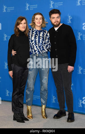 Berlin, Allemagne. 12 Février, 2019. Joanna Hogg, honneur Swinton Byrne et Tom Burke pendant les 'L' Souvenirs photocall à la 69ème Festival International du Film de Berlin/Berlinale 2019 à l'hôtel Grand Hyatt le 12 février 2019 à Berlin, Allemagne. Credit : Geisler-Fotopress GmbH/Alamy Live News Banque D'Images