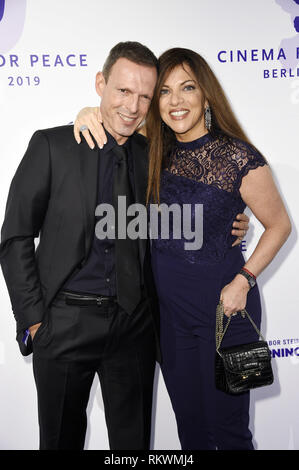 Berlin, Allemagne. Feb 11, 2019. Alice Brauner mit Ehemann Michael Zechbauer bei der Gala Cinema for Peace 2019 im WECC - Westhafen Event & Convention Center. Berlin, 11.02.2019 | Conditions de crédit dans le monde entier : dpa/Alamy Live News Banque D'Images