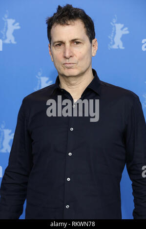 Berlin, Allemagne. 10 fév, 2019. Yuval Adler au cours de la 'La Coopérative/Die Agentin photocall' à la 69ème Festival International du Film de Berlin/Berlinale 2019 à l'hôtel Grand Hyatt le 10 février 2019 à Berlin, Allemagne. Utilisation dans le monde entier | Credit : dpa/Alamy Live News Banque D'Images