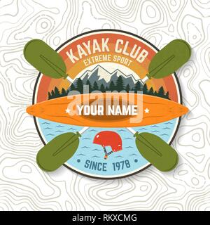 Kayak Club. Vector illustration. Concept pour patch, shirt, impression, stamp ou tee. Typographie vintage design avec mountain, Casque et voile silhouette. Eau extrême sport kayak patches Illustration de Vecteur