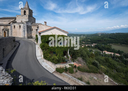 Village perché de Venasque, France Banque D'Images