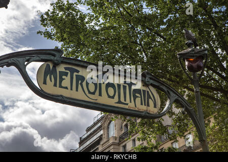 Les stations de métro Art Nouveau à Paris Banque D'Images