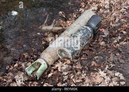 Fly-dépôt des déchets ménagers et des meubles, Iver Heath près de Slough. Banque D'Images