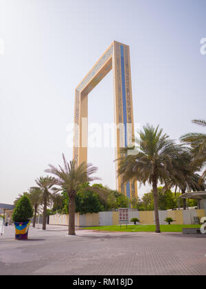 Dubaï, Émirats arabes unis - 15 mai 2018 : Cadre de Dubaï est l'un des derniers symbole de Dubaï, situé dans la région de Zabeel Park. Banque D'Images