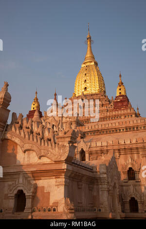 Ananda temple, vieux village de Bagan, Mandalay, Myanmar, la région, l'Asie Banque D'Images