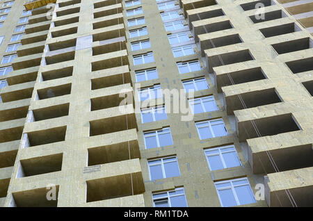 Nouvelle ville appartement magasin multi résidentiels haut bâtiment façade de maison en construction Banque D'Images