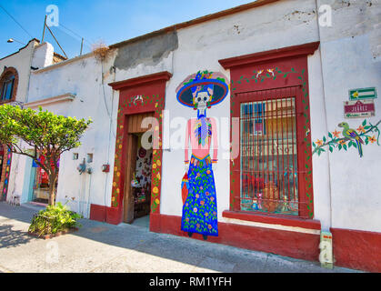 Guadalajara, Mexique Tlaquepaque,-20 Avril, 2018 : Tlaquepaque village artistique rues colorées au cours d'une saison touristique Banque D'Images