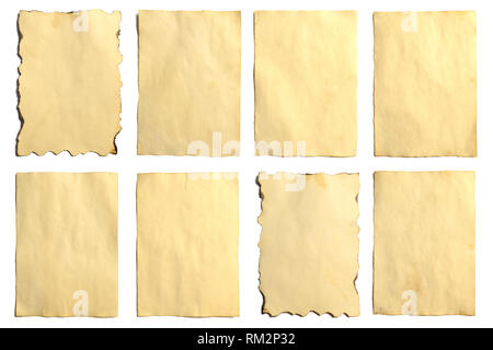 Ensemble de vieux morceaux de blanc vintage ancien manuscrit papier en ruine ou parchemin vertical isolated on white Banque D'Images