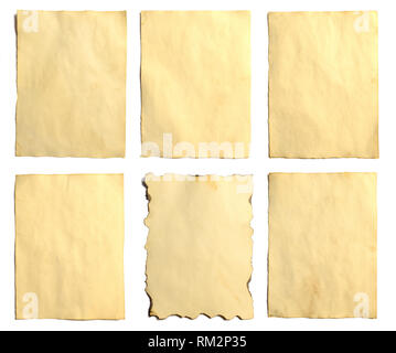 Ensemble de vieux morceaux de blanc vintage ancien manuscrit papier en ruine ou parchemin vertical isolated on white Banque D'Images
