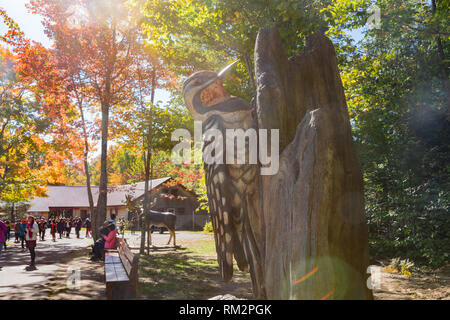 Québec, OCT 3 : Big Pic en bois statue en chute Montmorency le 3 octobre 2018 à Québec, Canada Banque D'Images