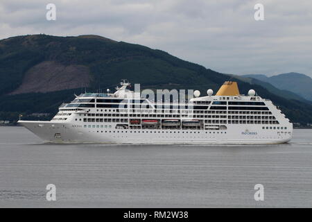 Agnes, une croisière navire exploité par P&O Cruises, passant Gourock sur un voyage sur le Firth of Clyde. Banque D'Images