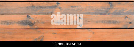 Arrière-plan de bois vernis extérieur de la cabine. Grange en bois brun rugueux la surface du grain contexte planche Banque D'Images