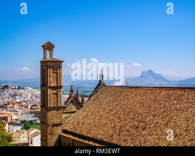 Le toit de l'église Colegiata de Santa Maria la Mayor du XVIe siècle à Antequera, Espagne. Banque D'Images