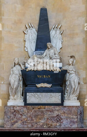 Tombe de l'ingénieur militaire français Sébastien Le Prestre de Vauban au complexe du Musée des Invalides à Paris, France Banque D'Images