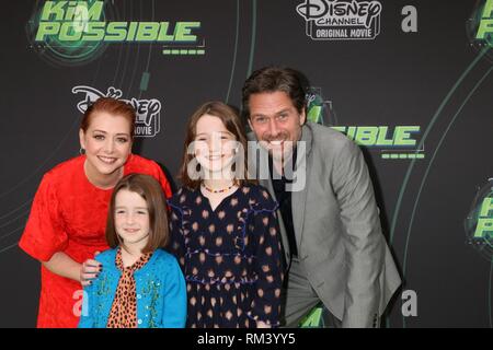 Alyson Hannigan, Keeva, Satyana Denisof Jane Marie Denisof Alexis Denisof, au niveau des arrivées pour KIM POSSIBLE, Premiere Fernsehen, Los Angeles, CA 12 février 2019. Photo par : Priscilla Grant/Everett Collection Banque D'Images