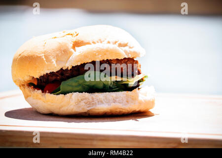 Hamburger en rouleau Banque D'Images