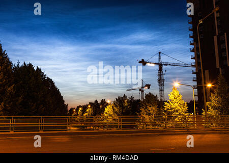 Nuages noctilucents glowing ciel de nuit Banque D'Images