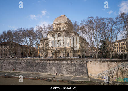 La Grande Synagogue (Tempio Maggiore) de Rome, le plus grand lieu de culte juif en Italie, vue extérieure du Tibre Banque D'Images