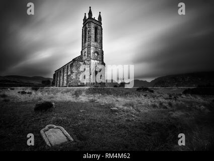 Une église abandonnée dans la Posion Geln, Co Donegal, Irlande Banque D'Images