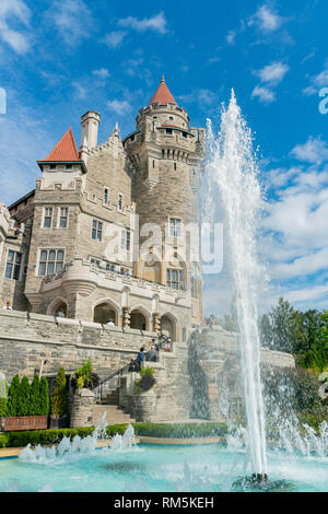 Toronto, le 29 SEPT : Vue extérieure de la célèbre Casa Loma le Sep 29, 2018 à Toronto, Canada Banque D'Images