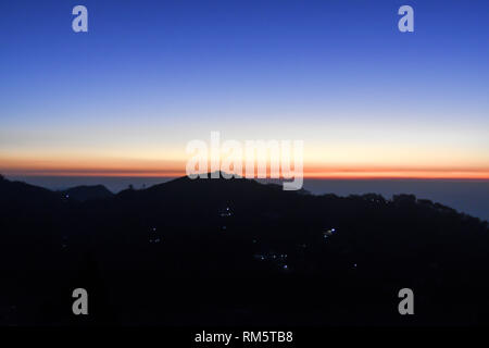 Lever du soleil, Kodaikanal, Tamil Nadu, Inde, Asie Banque D'Images