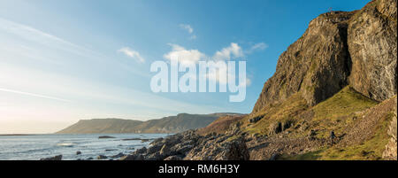 Superbe vue panoramique sur le paysage à Carsaig falaises et de colonnes de basalte sur l'île de Mull sur un beau jour d'hiver, l'Ecosse Banque D'Images