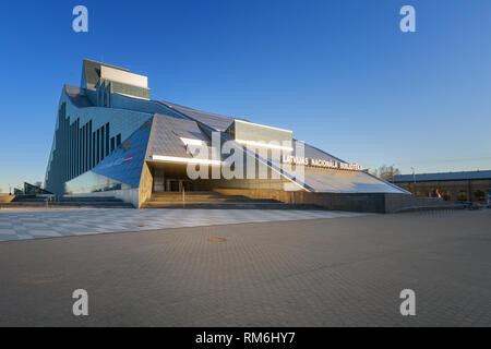 Riga, Lettonie - le 11 avril 2018 : Le bâtiment principal de la Bibliothèque nationale de Lettonie à Riga Banque D'Images