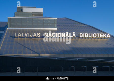 Riga, Lettonie - le 11 avril 2018 : Le bâtiment principal de la Bibliothèque nationale de Lettonie à Riga Banque D'Images