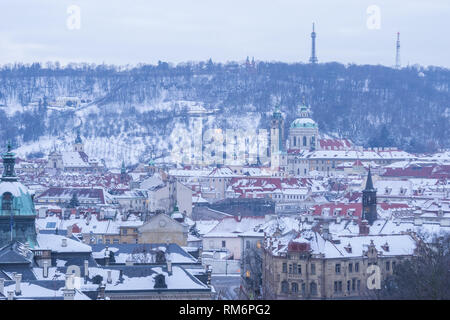Prague en hiver, paysage urbain du quartier de Mala Strana Banque D'Images