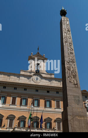 Obélisque de Montecitorio, Obelisco di Montecitorio, également connu sous le nom de Solare et le Palazzo Montecitorio, un palais à Rome et le siège de la Cha Banque D'Images