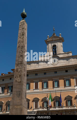 Obélisque de Montecitorio, Obelisco di Montecitorio, également connu sous le nom de Solare et le Palazzo Montecitorio, un palais à Rome et le siège de la Cha Banque D'Images