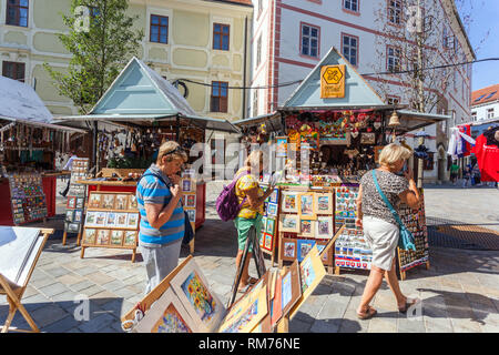 La vieille ville de Bratislava, l'échoppe de marché sur la place des franciscains, Slovaquie Banque D'Images
