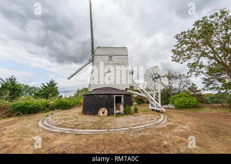 Holton Moulin Moulin Un moulin du 18ème siècle avec un chemin goudronné post brique roundhouse. Restauré dans les années 1960. haleswoth suffolk Banque D'Images