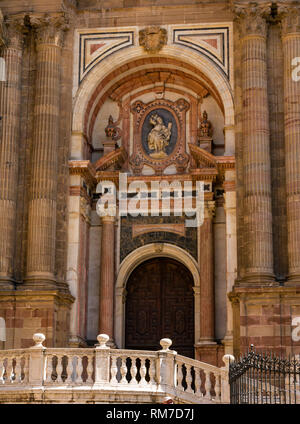 Grand style Baroque orné porte ouest, façade de Cathédrale Basilique, Malaga, Andalousie, Espagne Banque D'Images