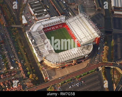 Vue aérienne du Old Trafford Stadium de Manchester United prise en 1998 Banque D'Images