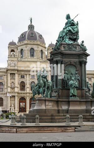 L'impératrice Marie-Thérèse monument et le Kunsthistorisches Museum (Musée d'histoire de l'Art) à Vienne, Autriche Banque D'Images