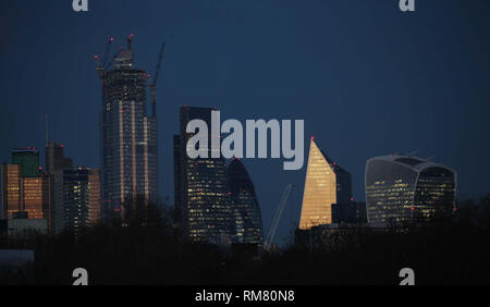 Le soleil se couche sur la ville de Londres. Banque D'Images