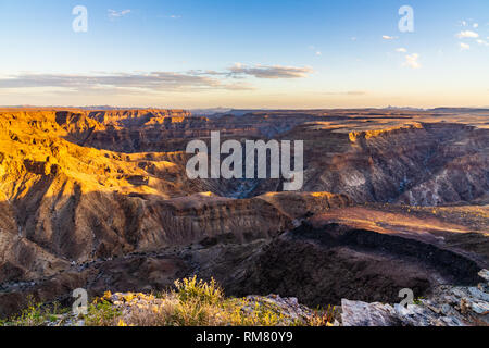 Fishriver canyon dans le parc national de Namibie coucher du soleil de l'été Banque D'Images